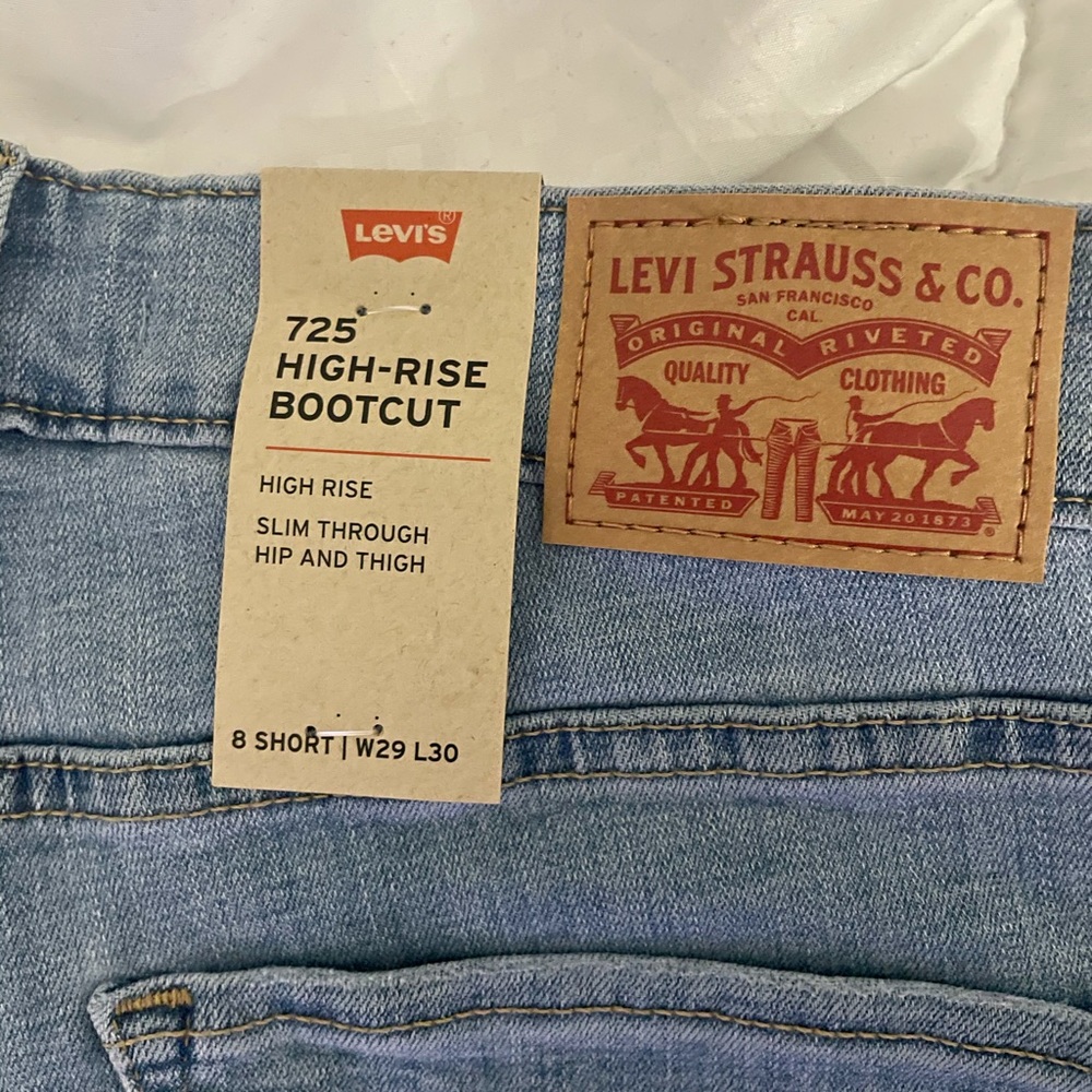 Levi’s 725 High-Rise Bootcut Jeans
